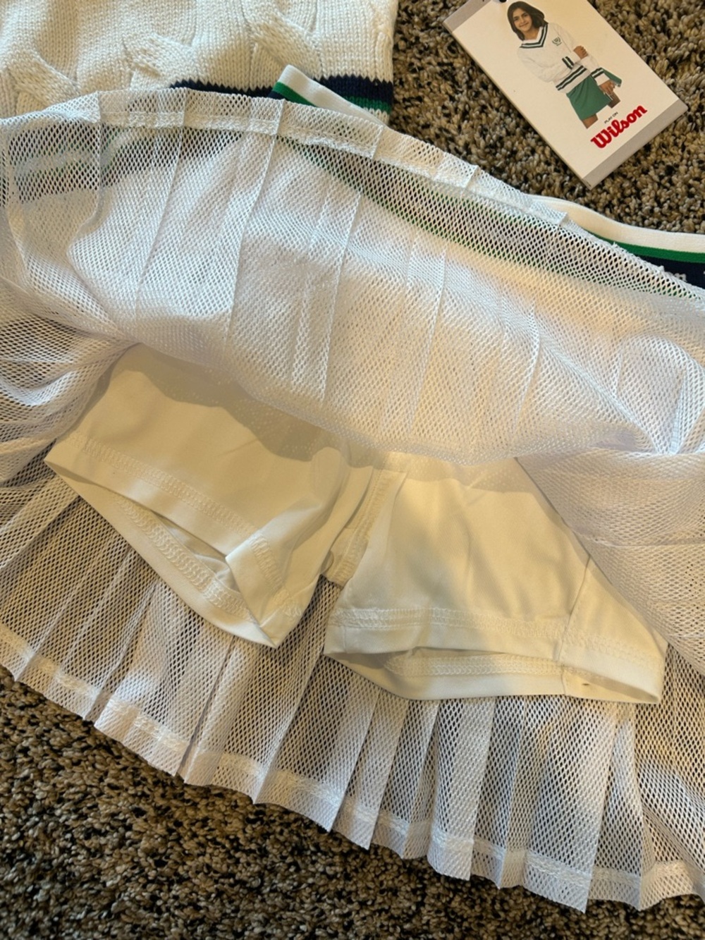 NWT Girls Wilson Tennis Set — Size 4/5 - Picture 4 of 4